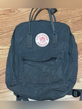 Fjallraven Kånken Backpack - Black with Red Logo